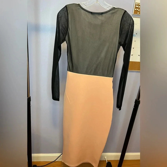 WOMENS BOUTIQUE DRESS - Picture 3 of 4